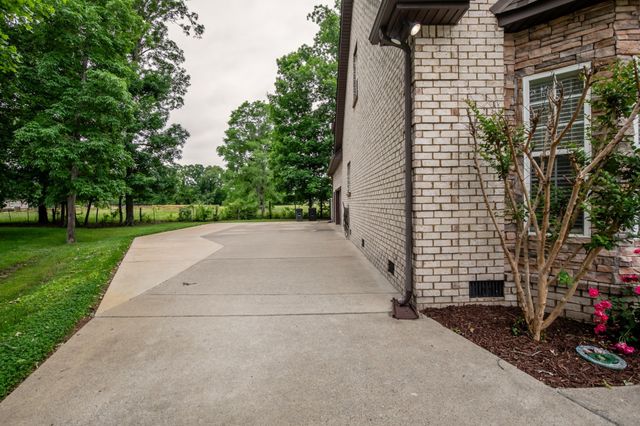 109 Red Top Ct, Murfreesboro, TN 37128