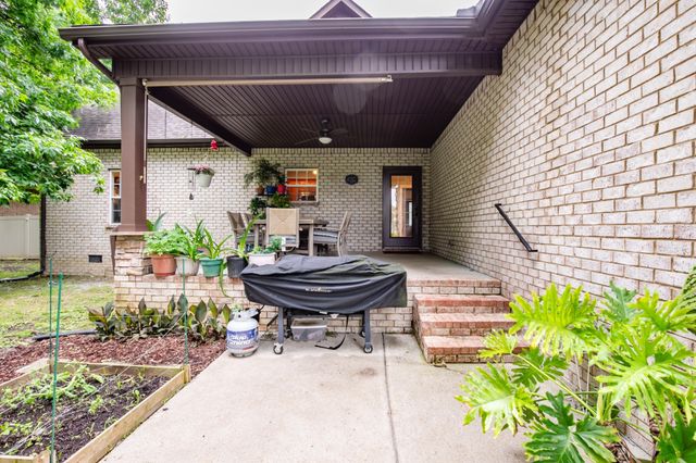 109 Red Top Ct, Murfreesboro, TN 37128