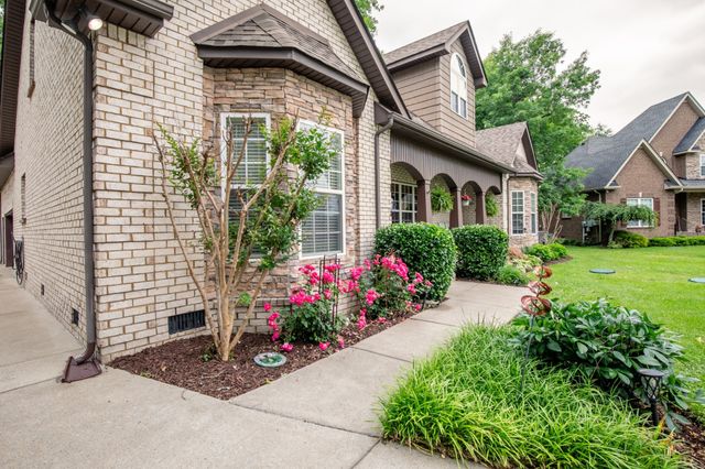 109 Red Top Ct, Murfreesboro, TN 37128