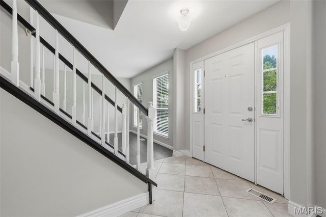 914 Oakmoor Drive, Fenton, MO 63026