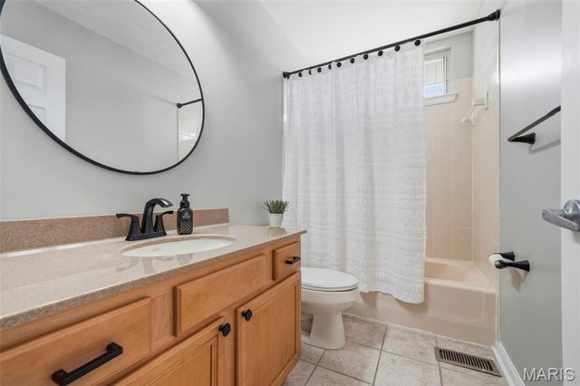 914 Oakmoor Drive, Fenton, MO 63026