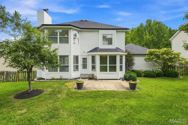 914 Oakmoor Drive, Fenton, MO 63026