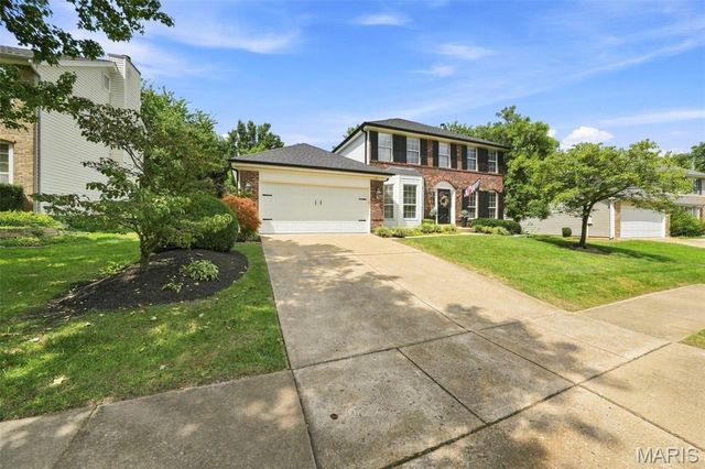 914 Oakmoor Drive, Fenton, MO 63026