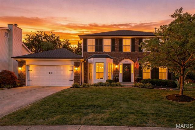 914 Oakmoor Drive, Fenton, MO 63026
