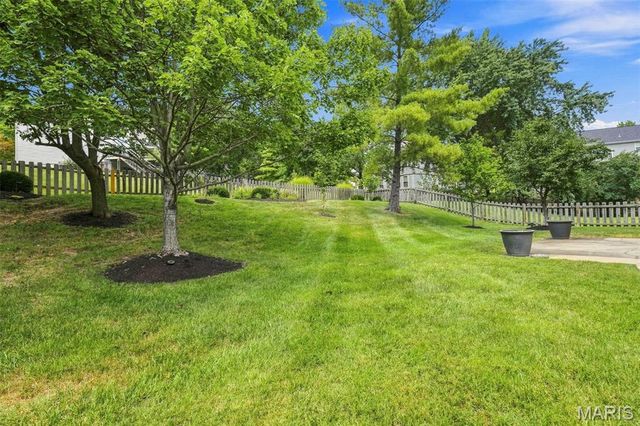 914 Oakmoor Drive, Fenton, MO 63026