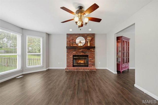 914 Oakmoor Drive, Fenton, MO 63026