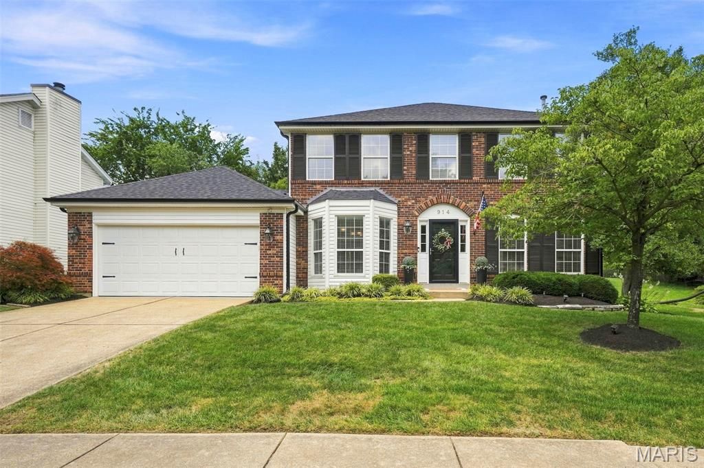 914 Oakmoor Drive, Fenton, MO 63026