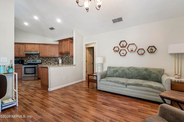 8000 LOCH LOMOND Lane, Jacksonville, FL 32244
