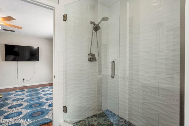 8000 LOCH LOMOND Lane, Jacksonville, FL 32244