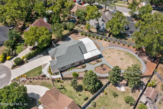 8000 LOCH LOMOND Lane, Jacksonville, FL 32244