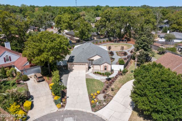 8000 LOCH LOMOND Lane, Jacksonville, FL 32244