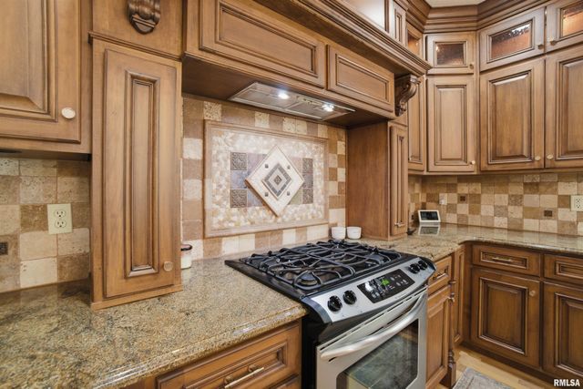 3804 W Grovemill Court, Dunlap, IL 61525
