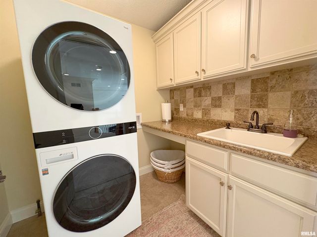3804 W Grovemill Court, Dunlap, IL 61525
