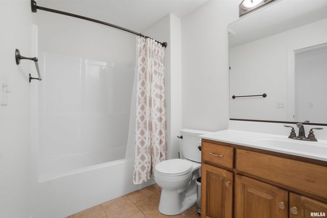 3804 W Grovemill Court, Dunlap, IL 61525