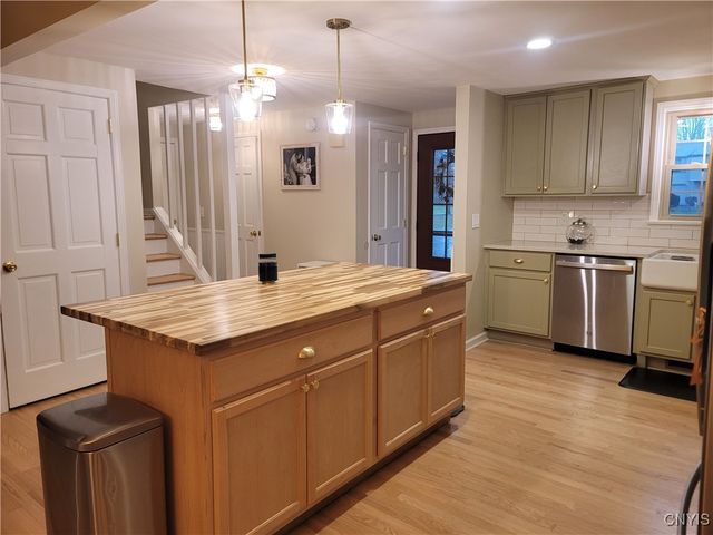 3063 Amberlea Lane, Lysander, NY 13027