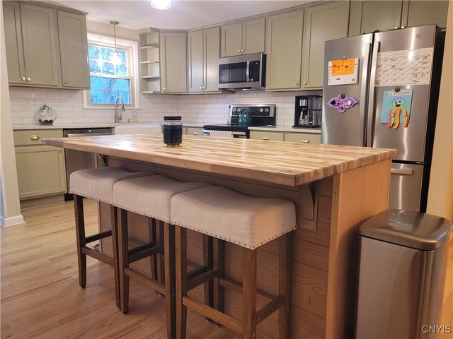 3063 Amberlea Lane, Lysander, NY 13027