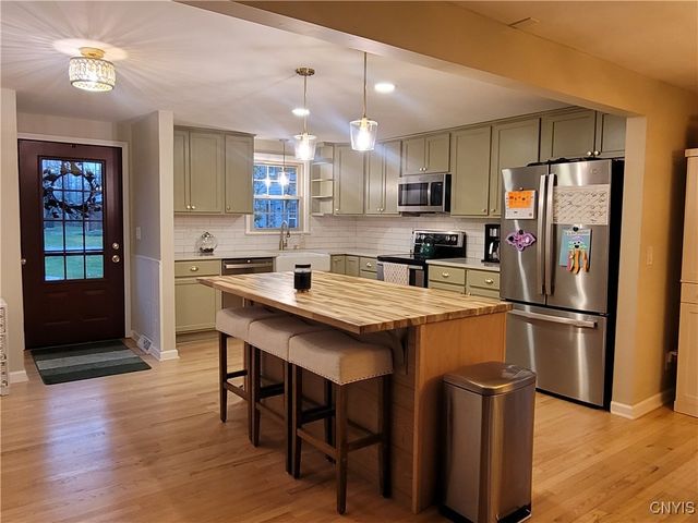 3063 Amberlea Lane, Lysander, NY 13027