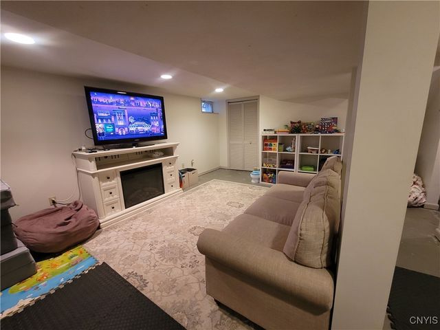 3063 Amberlea Lane, Lysander, NY 13027