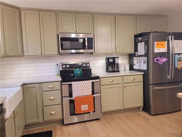 3063 Amberlea Lane, Lysander, NY 13027