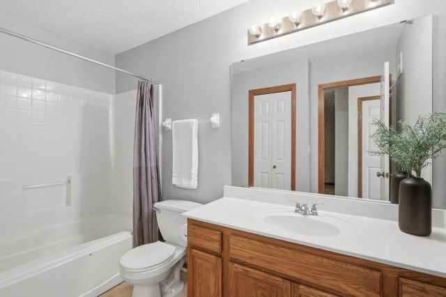 2300 Lower Afton Road E 316, Maplewood, MN 55119