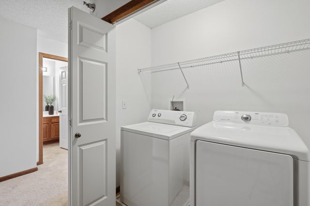 2300 Lower Afton Road E 316, Maplewood, MN 55119