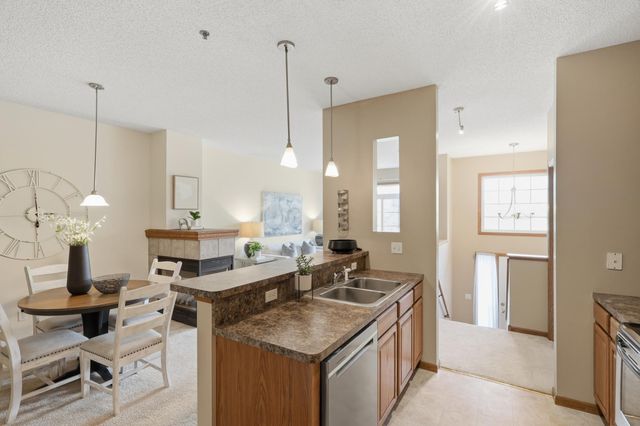 2300 Lower Afton Road E 316, Maplewood, MN 55119