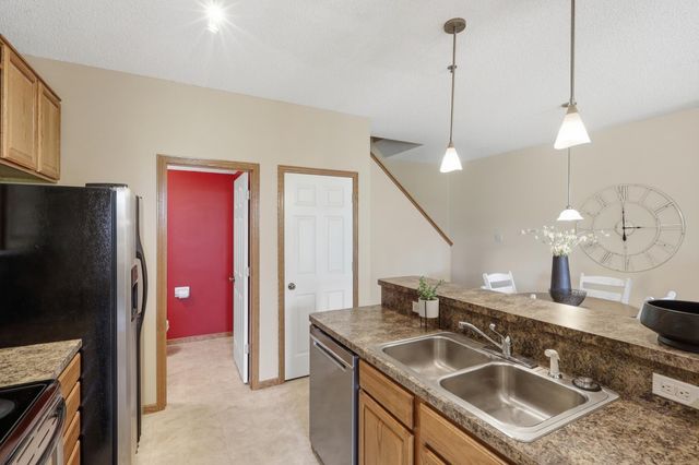2300 Lower Afton Road E 316, Maplewood, MN 55119