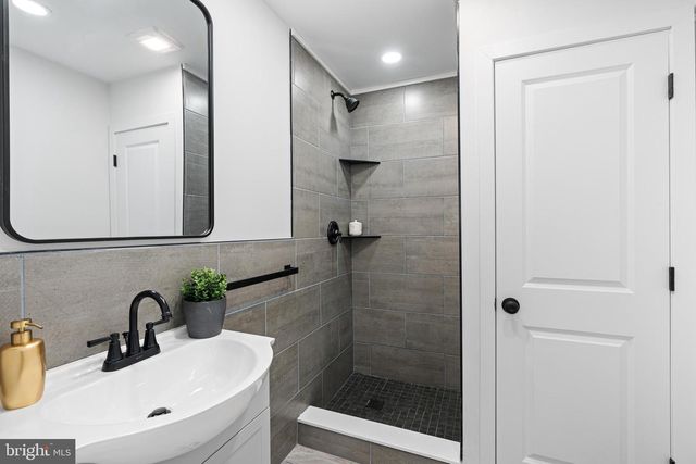 1021 S SAINT BERNARD ST, Philadelphia, PA 19143