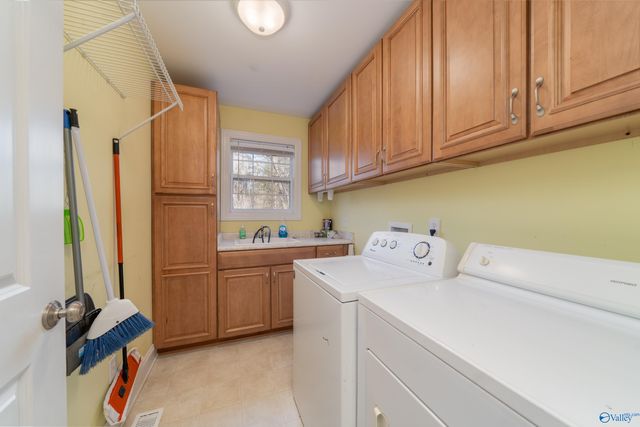 424 Shane Drive, New Market, AL 35761