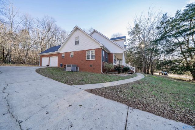 424 Shane Drive, New Market, AL 35761