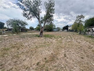 430 W Avenue E, Robstown, TX 78380