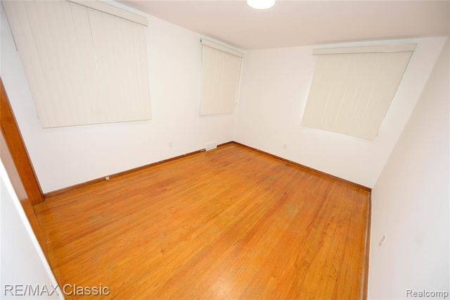 21961 Sussex Street, Oak Park, MI 48237