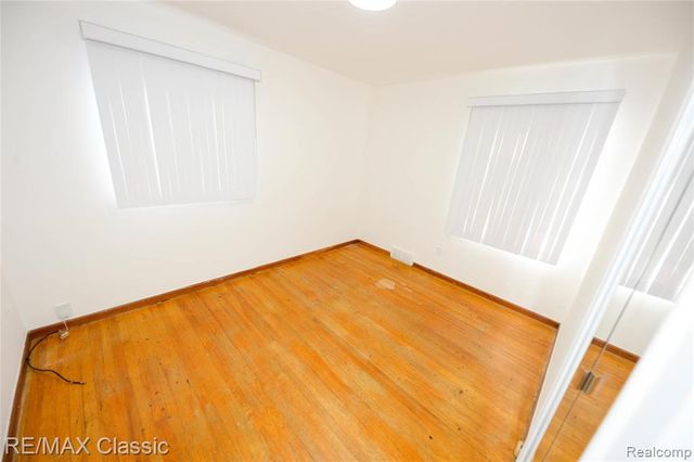 21961 Sussex Street, Oak Park, MI 48237