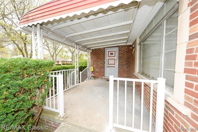 21961 Sussex Street, Oak Park, MI 48237