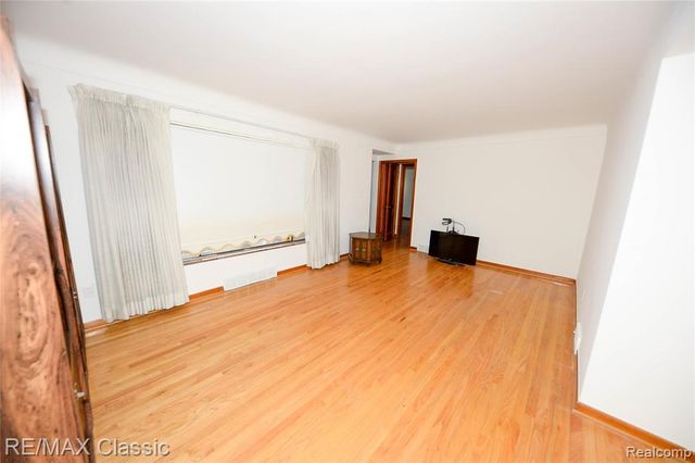 21961 Sussex Street, Oak Park, MI 48237