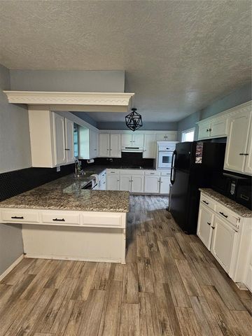 10220 Little Pond Drive, Oklahoma City, OK 73162