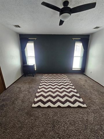 10220 Little Pond Drive, Oklahoma City, OK 73162