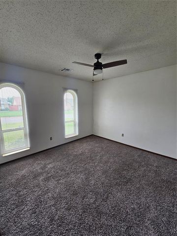 10220 Little Pond Drive, Oklahoma City, OK 73162