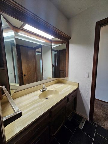 10220 Little Pond Drive, Oklahoma City, OK 73162