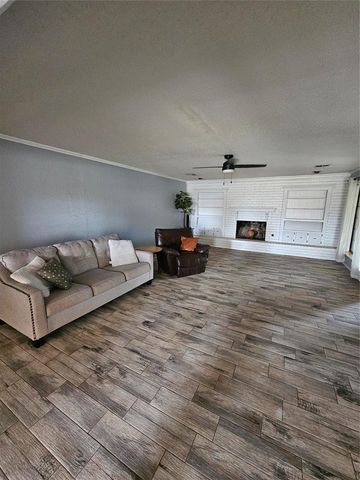 10220 Little Pond Drive, Oklahoma City, OK 73162