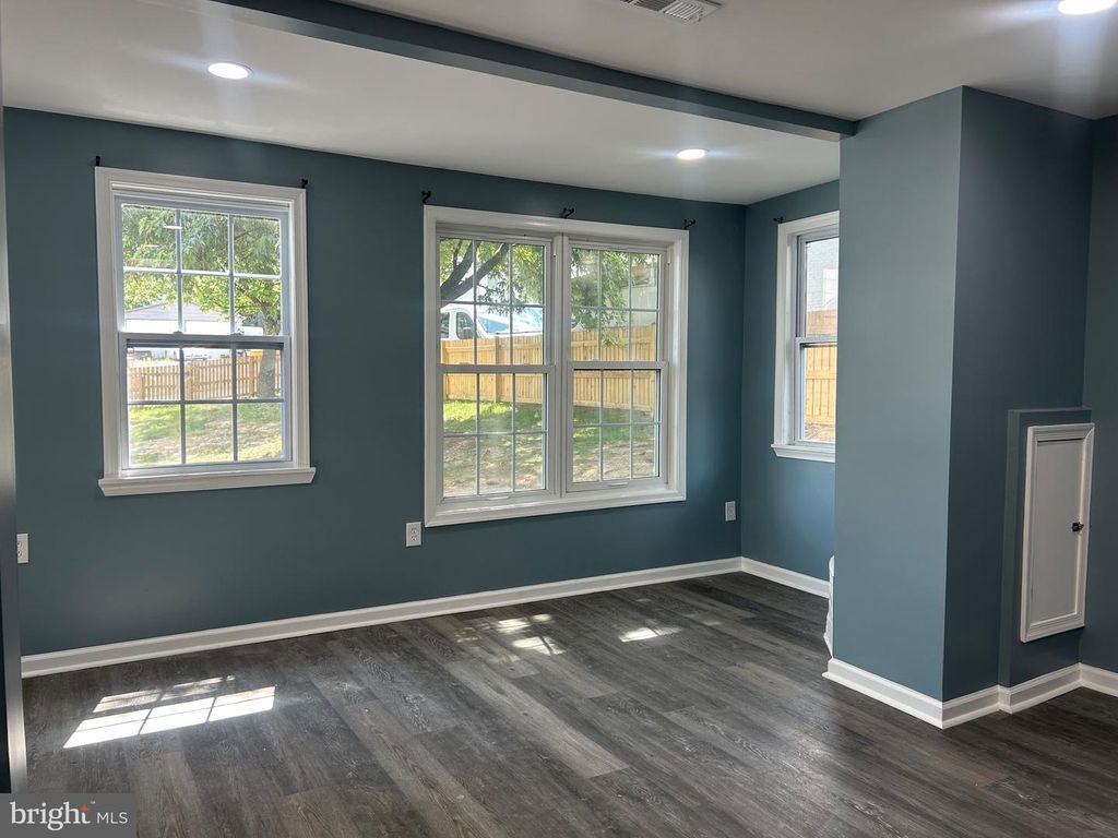 Image 10 of property listing at 7618 CYPRESS AVE, Baltimore, MD 21224