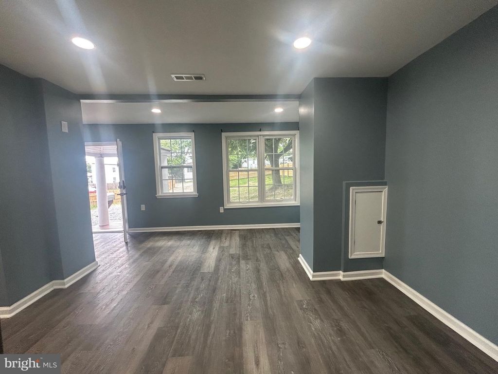Image 15 of property listing at 7618 CYPRESS AVE, Baltimore, MD 21224