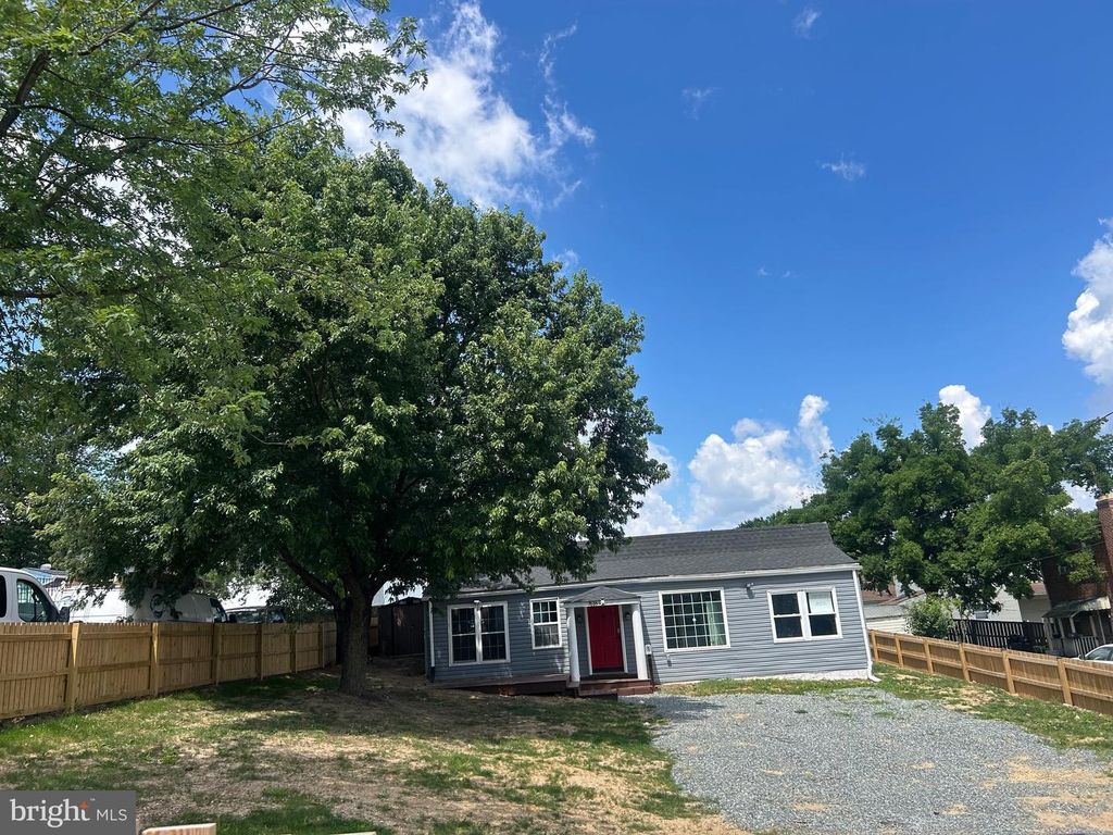 Image 17 of property listing at 7618 CYPRESS AVE, Baltimore, MD 21224