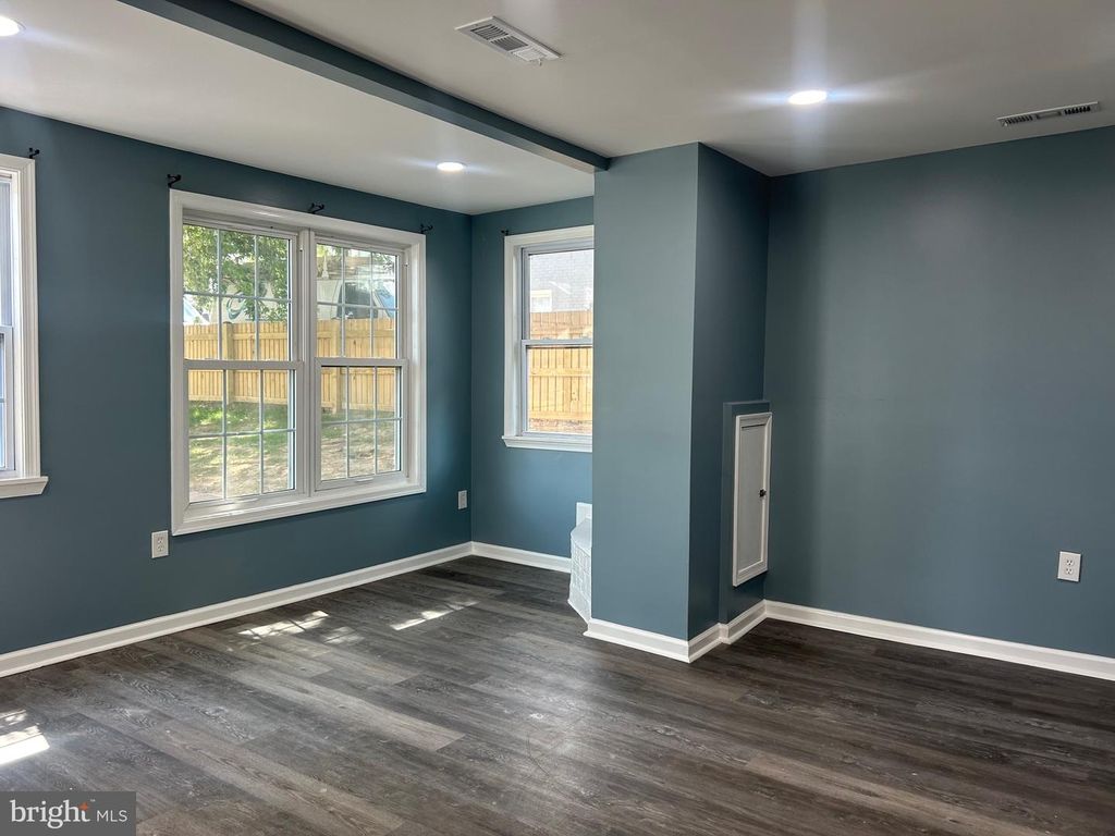 Image 19 of property listing at 7618 CYPRESS AVE, Baltimore, MD 21224