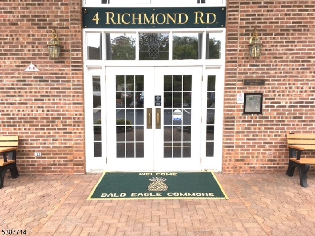 4 Richmond Road suite 112 112, West Milford Twp., NJ 07480
