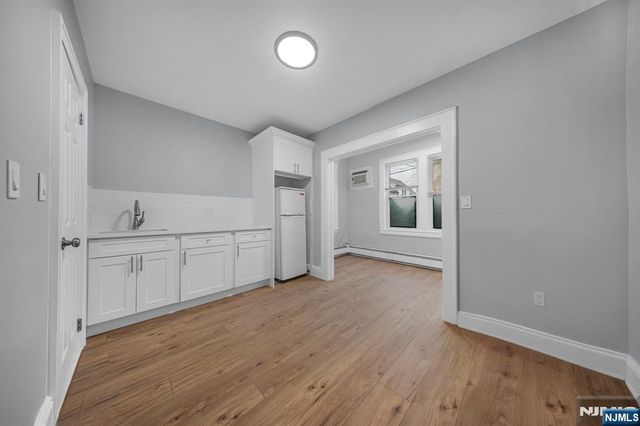 15 Tuttle Street 1, Wallington, NJ 07057