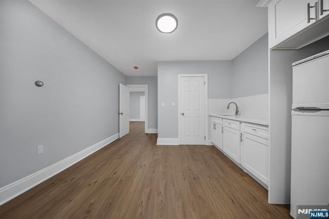 15 Tuttle Street 1, Wallington, NJ 07057