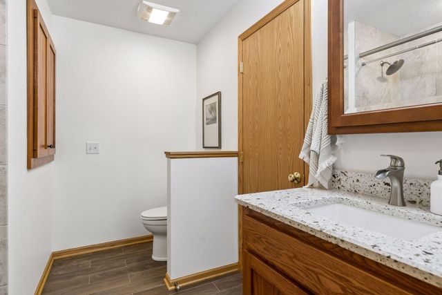 6287 22nd Street N, Oakdale, MN 55128