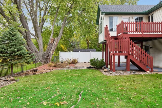 6287 22nd Street N, Oakdale, MN 55128