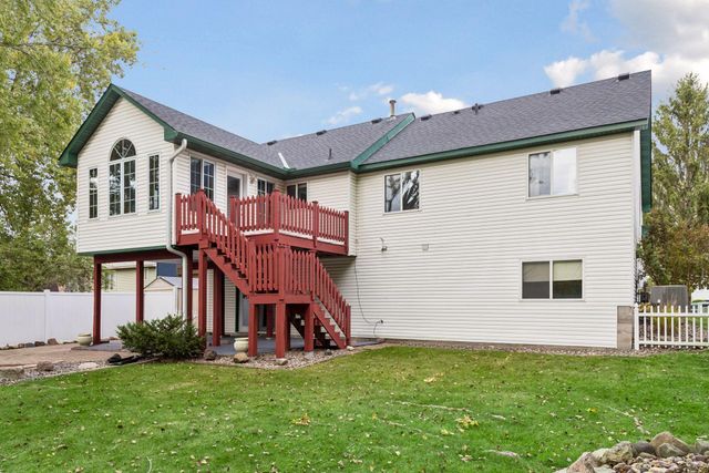 6287 22nd Street N, Oakdale, MN 55128